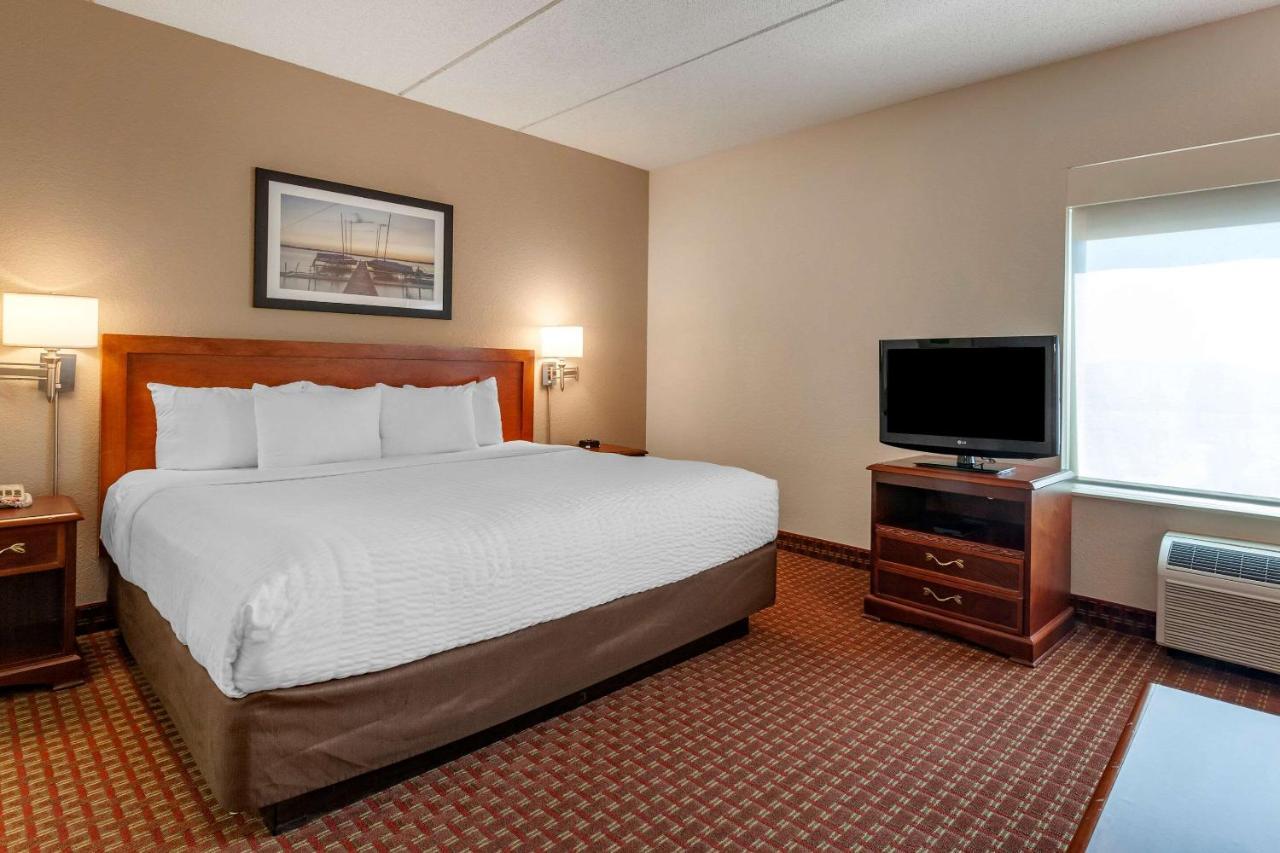 Clarion Suites At The Alliant Energy Center Madison Kültér fotó