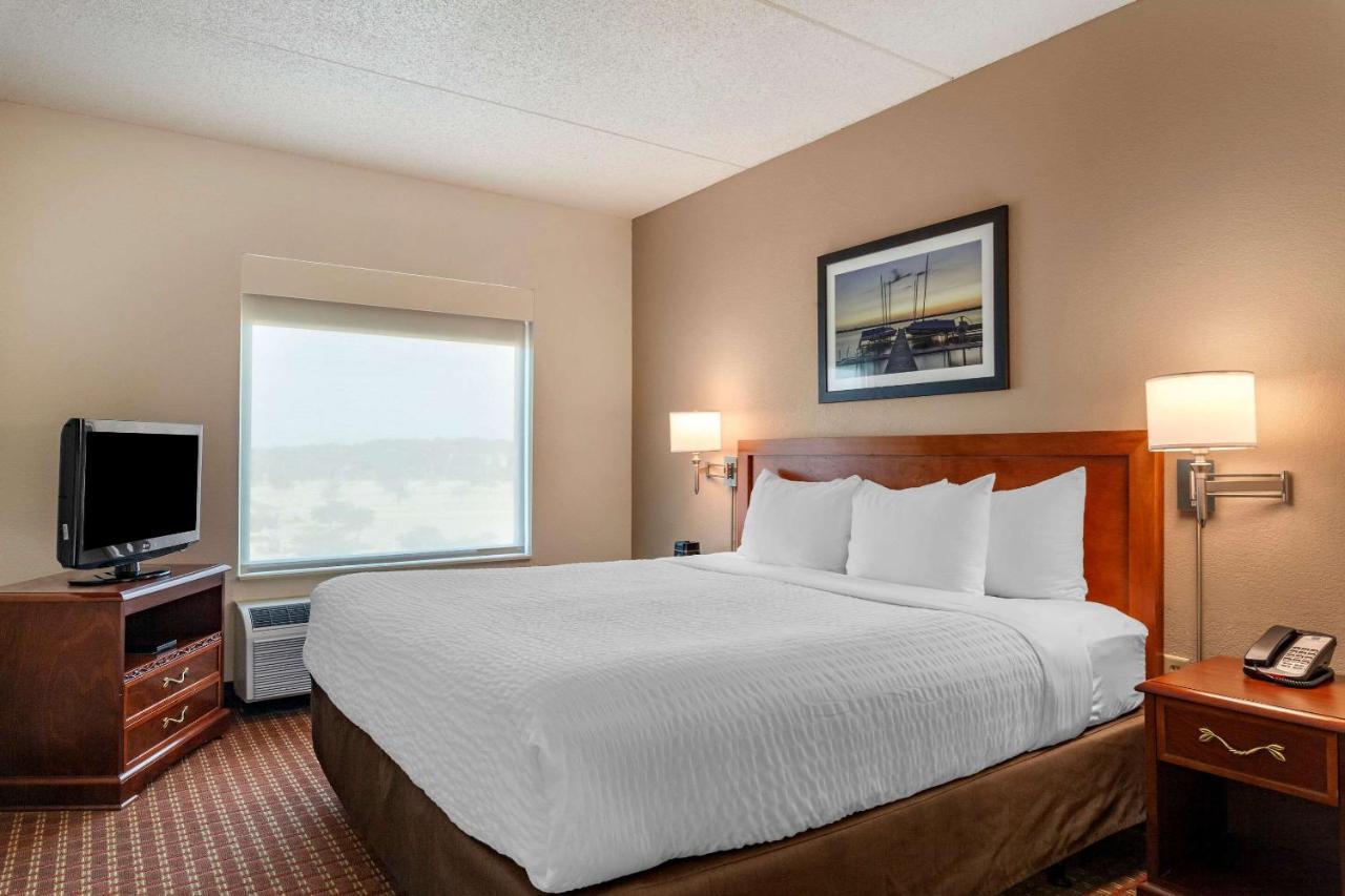 Clarion Suites At The Alliant Energy Center Madison Kültér fotó